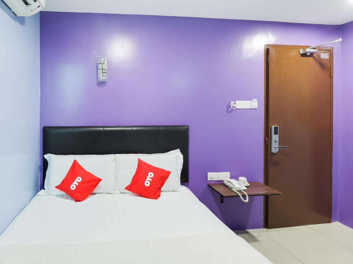 Oyo 89665 Royale City Hotel Sepang Exterior photo